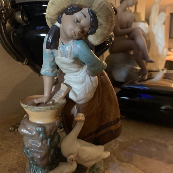 Lladro Laundry 🌹 - Picture 2 of 10